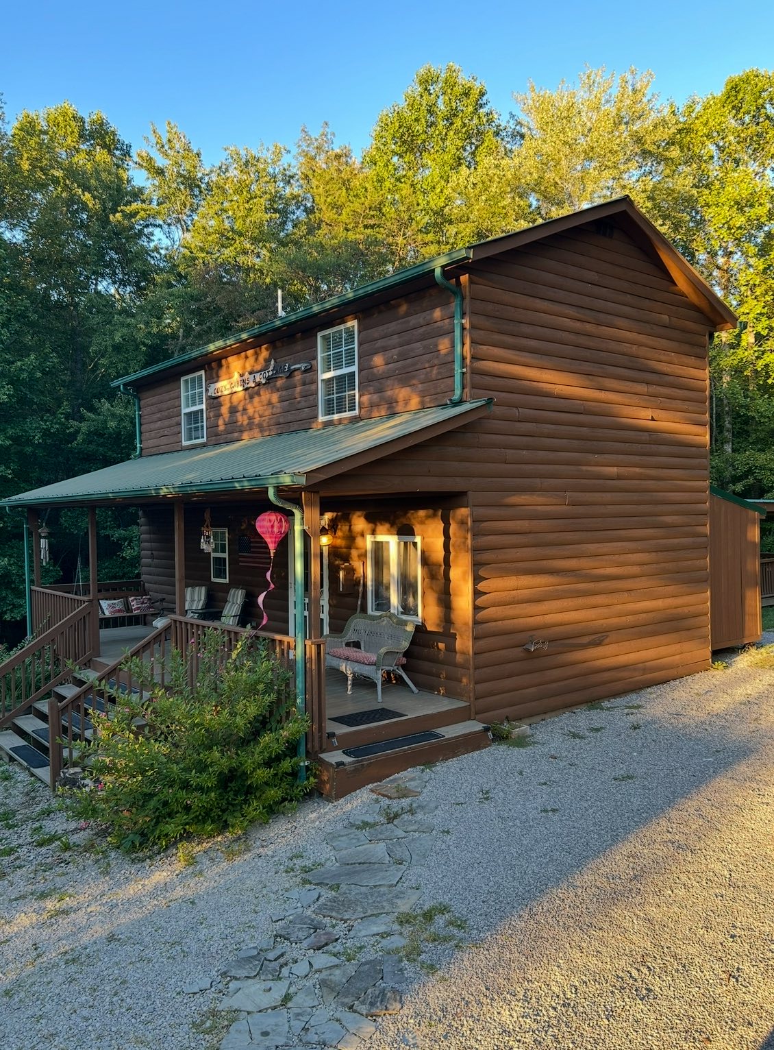 Cozy Cabin & Cottages